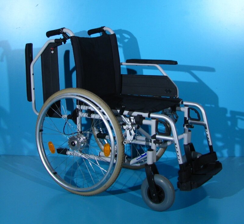 Scaun cu rotile - B+B / latime sezut 43 cm