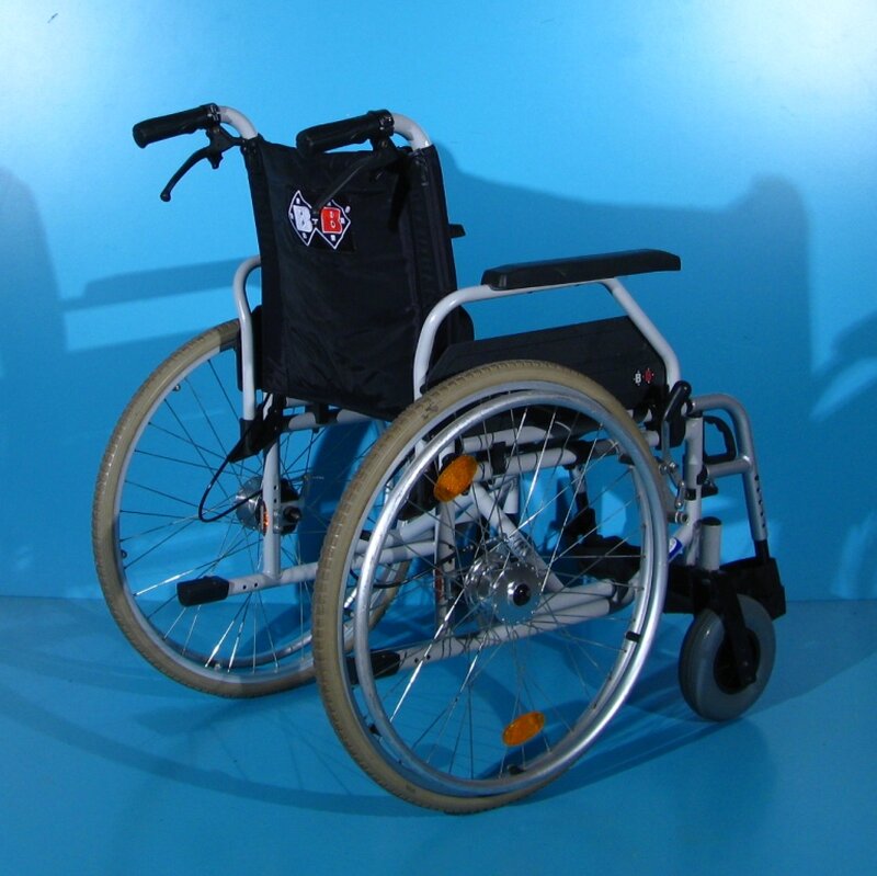 Scaun cu rotile - B+B / latime sezut 43 cm